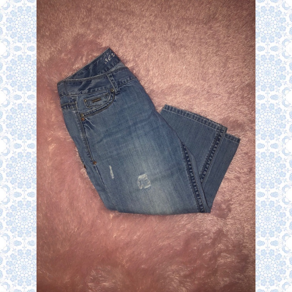 Aeropostale Distressed Capris